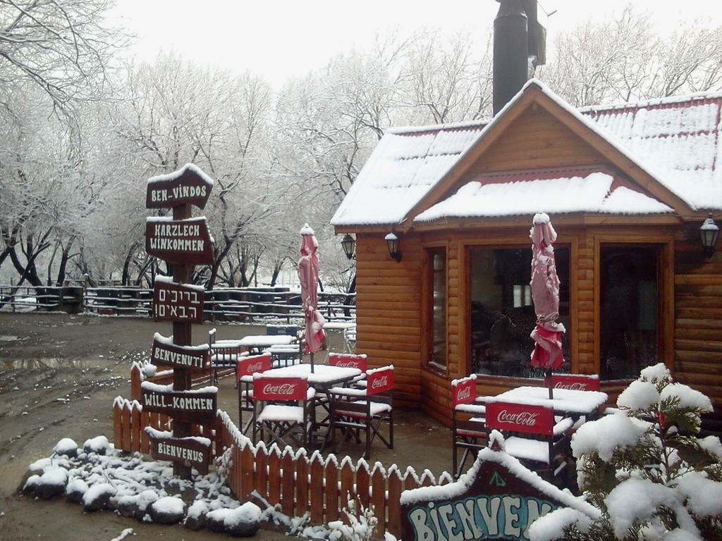 Camping Y Hostal El Ovejero El Calafate Exterior foto